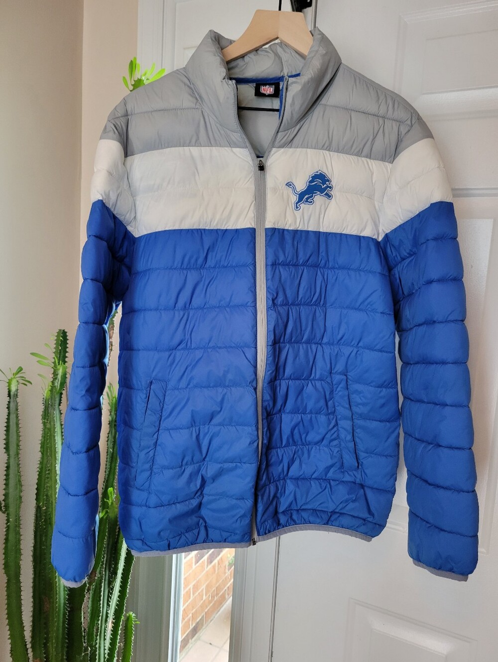Detroit Lions NFL Quilted Color Block Puffer Jacket, Mens Size Medium